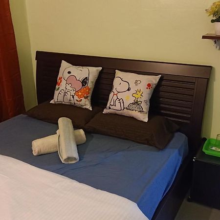 Snoopy Homestay Two Bedroom Бату-Пахат Экстерьер фото