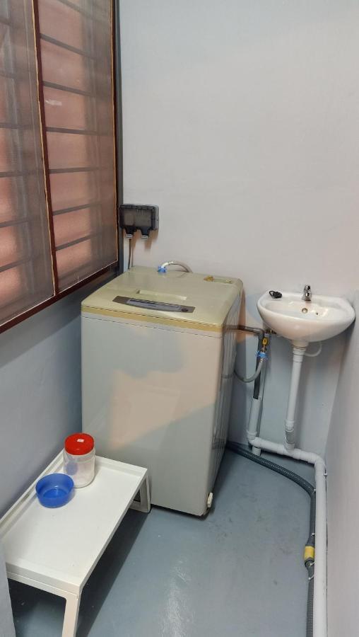 Snoopy Homestay Two Bedroom Бату-Пахат Экстерьер фото