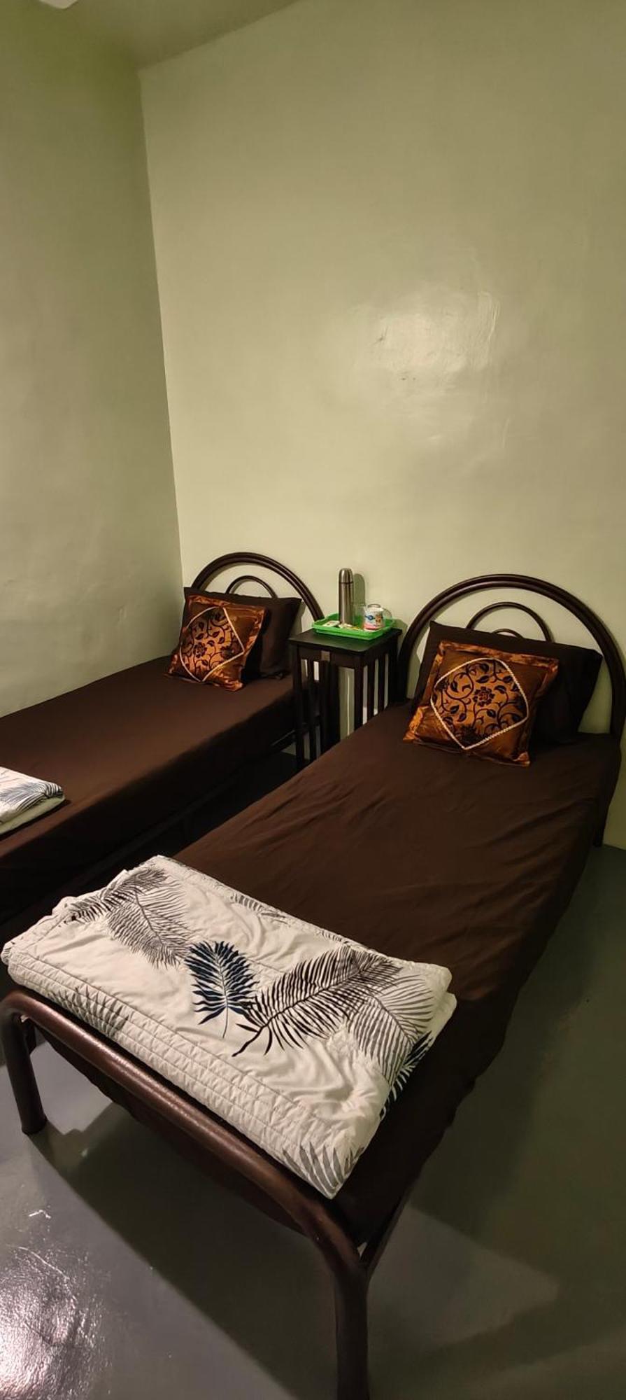 Snoopy Homestay Two Bedroom Бату-Пахат Экстерьер фото